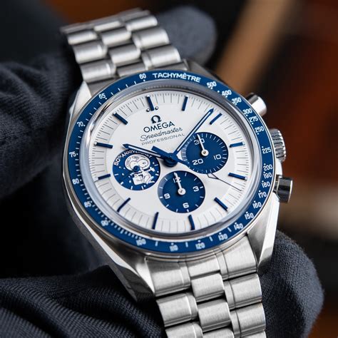 omega speedmaster moonwatch silver snoopy award|omega silver Snoopy 50th anniversary.